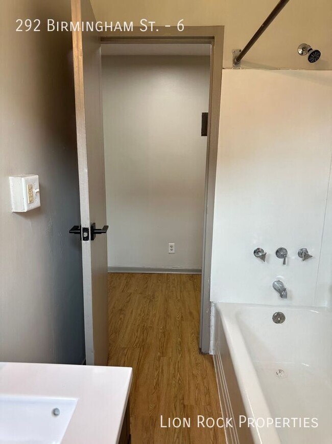 Building Photo - 292 Birmingham St