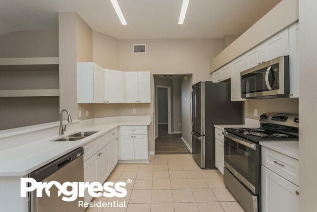 Building Photo - 411 Sand Ridge Dr