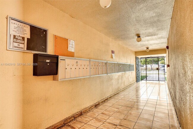 Building Photo - 8990 SW 24th St