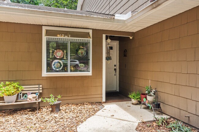 Primary Photo - 811 SW 50th Way