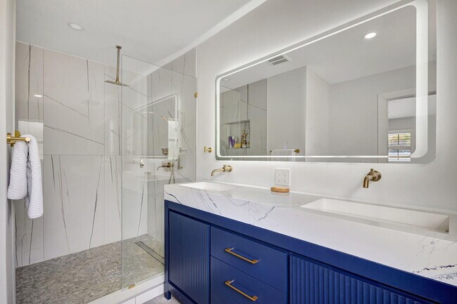 Building Photo - 1261 Singer Dr