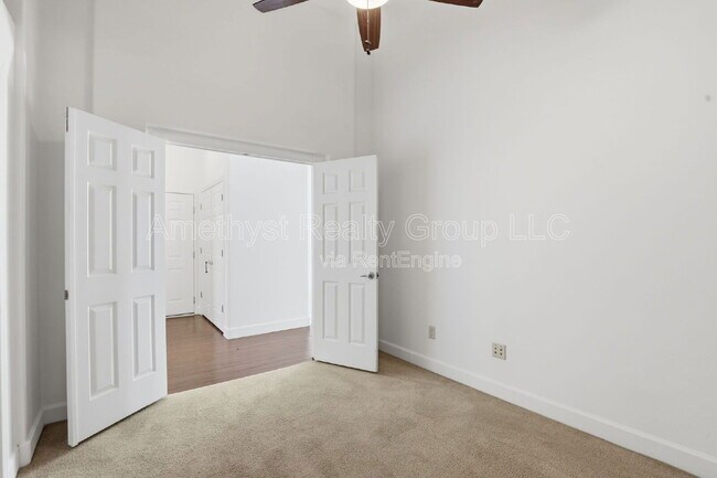 Building Photo - 14000 N 94th St