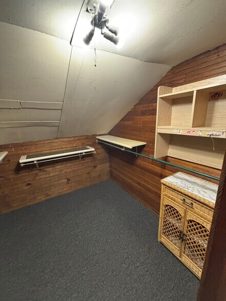 Walk in closet - 614 Sampson Ave