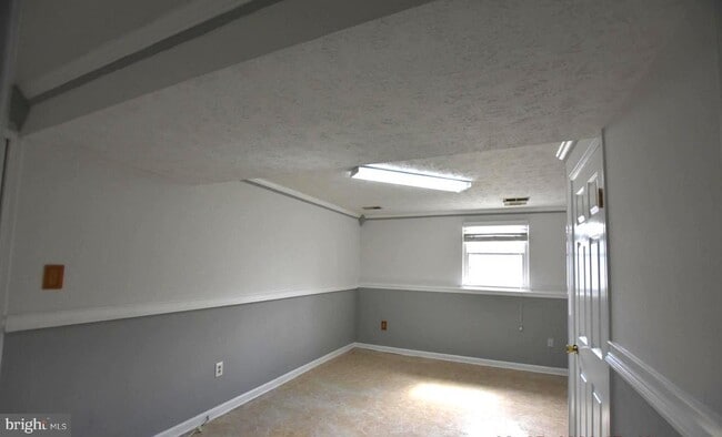 Building Photo - 3150 Beethoven Way