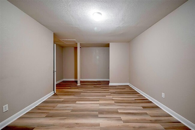 Building Photo - 5118 Plum Dr