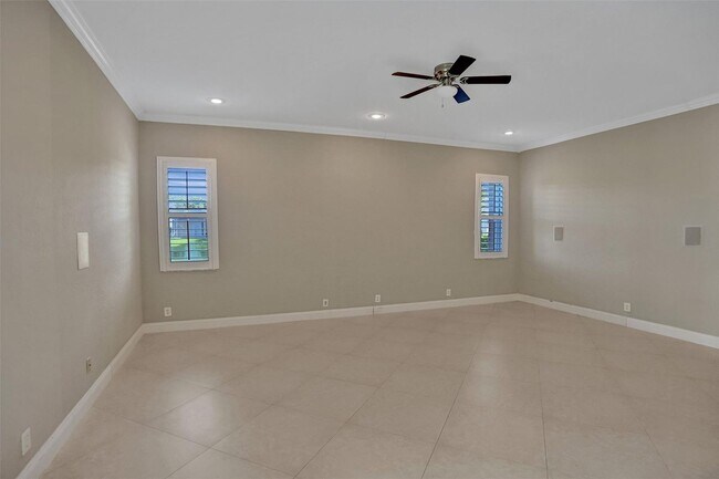Building Photo - 5977 NW 73rd Ct
