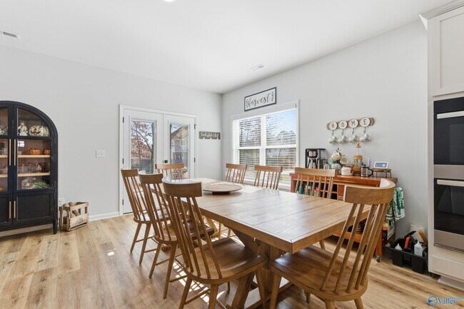 Building Photo - 148 Flintridge Dr