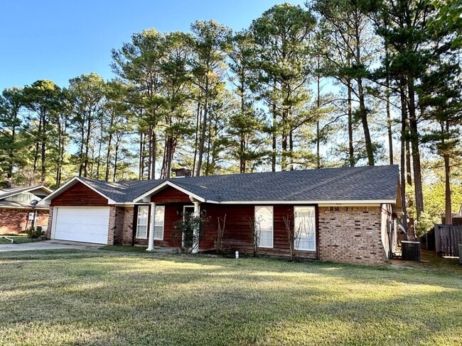 Building Photo - 4 bed 2 bath in Crossgates of Brandon