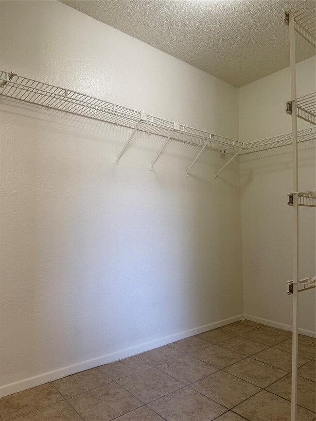 Building Photo - 10616 Mellow Meadow Dr