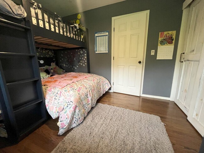 Building Photo - Spacious 4-Bedroom Home with Lush Landscap...