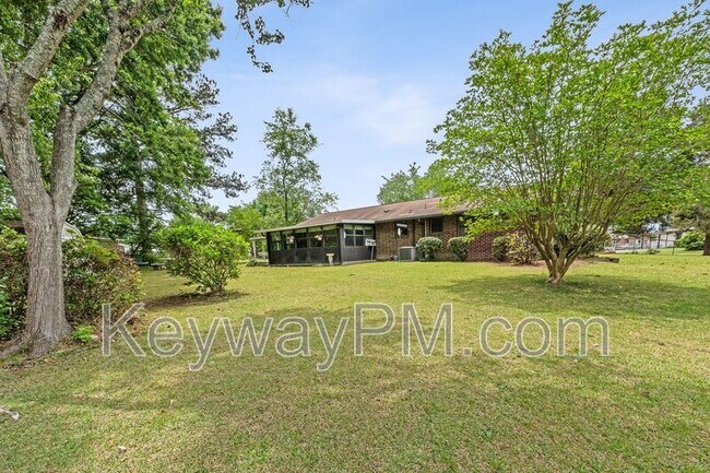 Building Photo - 4537 Shawnee Dr