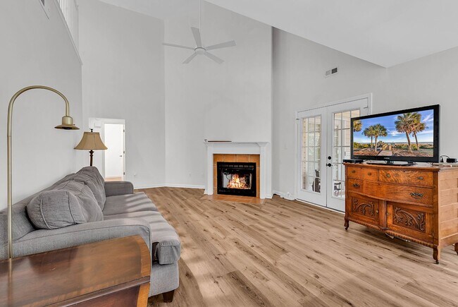 Building Photo - ** $1,000 off your first months rent with a move in by April 15th ** Rent includes Trash pick up,...