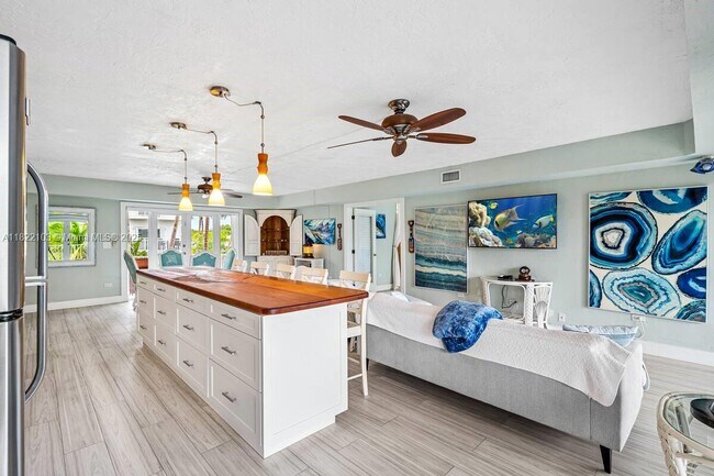 Building Photo - 201 Wildwood Cir