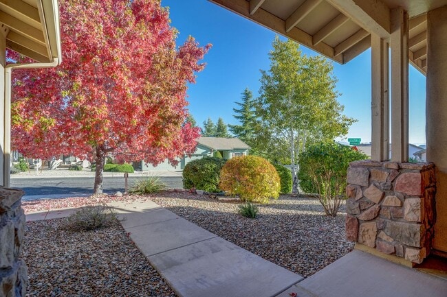 Building Photo - 3 Bedroom, 2 Bath Home in Prescott!