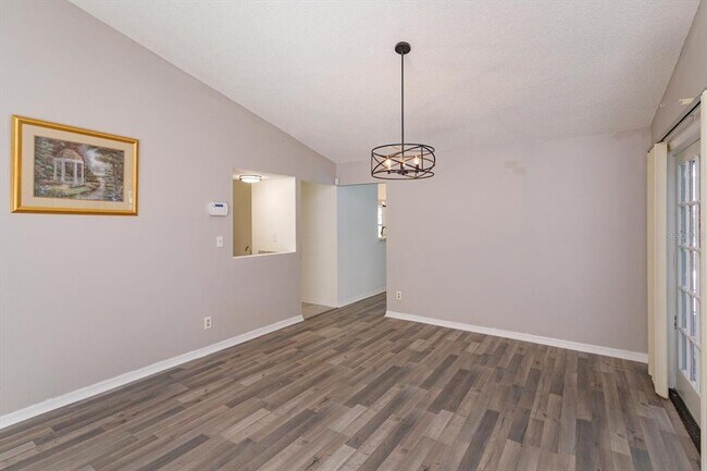 Building Photo - 5955 Kenlyn Ct