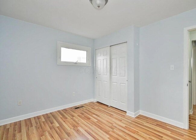 Building Photo - 2557 Bristol Rd
