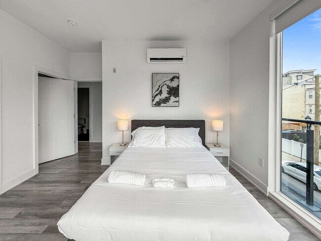 Building Photo - 1214 N American St