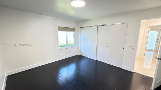 Building Photo - 3767 Oak Ridge Cir