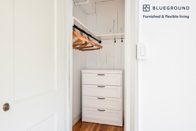 Building Photo - 1284 Beacon St