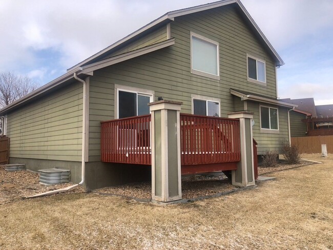 Building Photo - Large 4 bedroom Home in Commerce City
