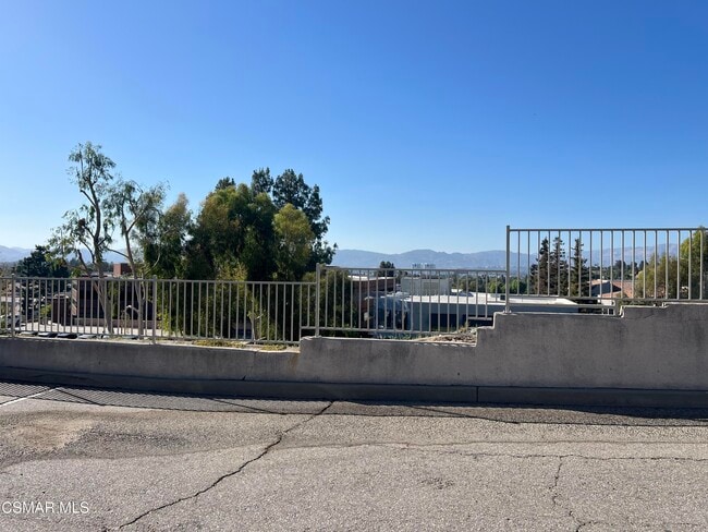 Building Photo - 5210 Premiere Hls Dr