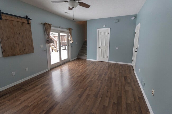 Building Photo - 4500 W Bridgewood Dr