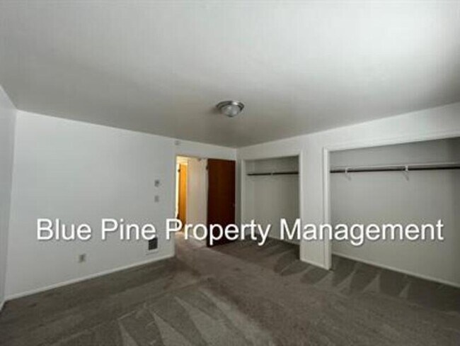 Building Photo - 337 E 15th St