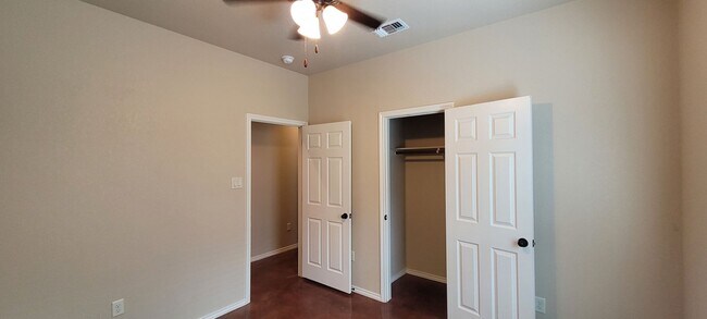 Building Photo - 3 Bed-2 Bath in New Braunfels