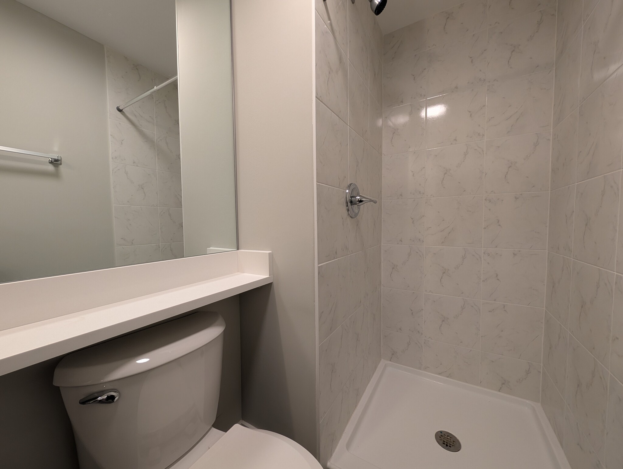 Building Photo - 1214 N La Salle Dr