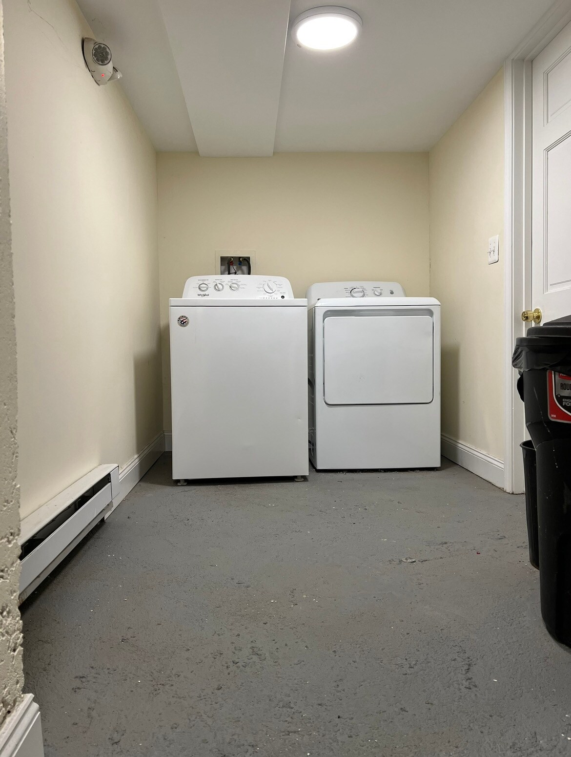 Building Photo - 114 Charles St