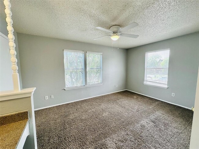 Building Photo - 5305 Woodland Oaks Ct