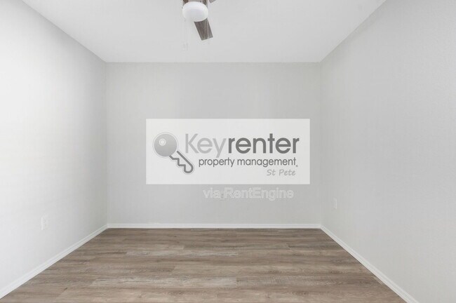 Building Photo - 454 21st St N