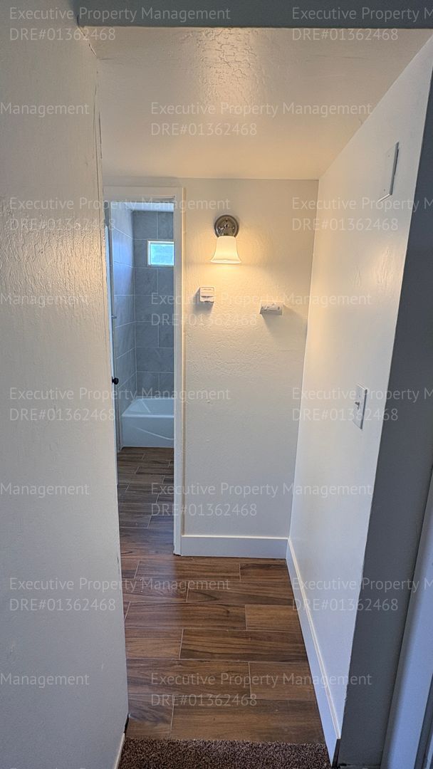 Building Photo - 925 8th St