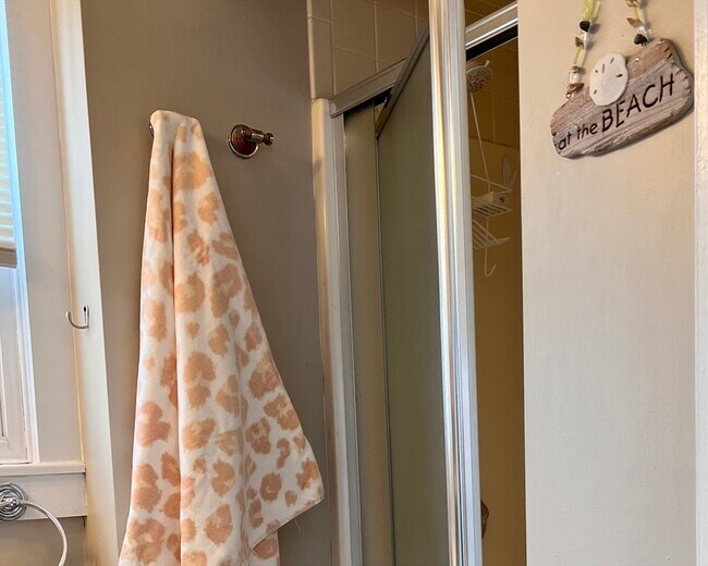 Building Photo - 11 Wallace Point Rd