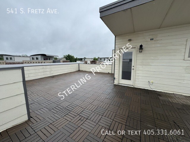 Building Photo - 541 S Fretz Ave