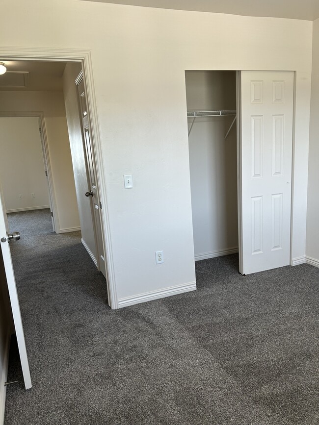 Building Photo - 2107 W 2180 N