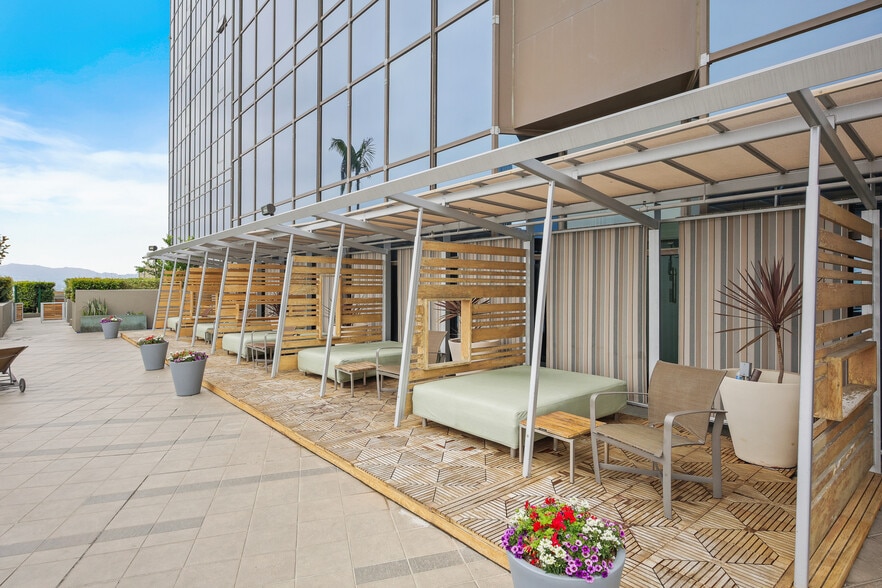 Building Photo - 1100 Wilshire Blvd