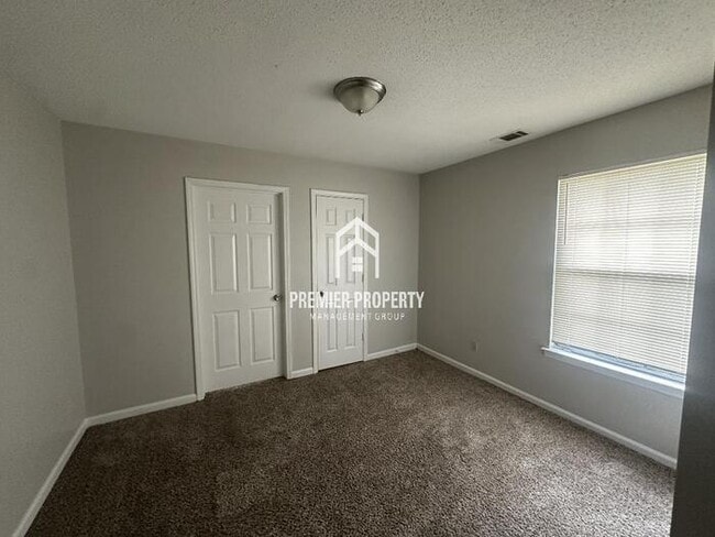 Building Photo - 995 Red Fox Cove