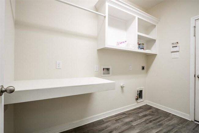 Building Photo - 9964 Ash Creek Ct