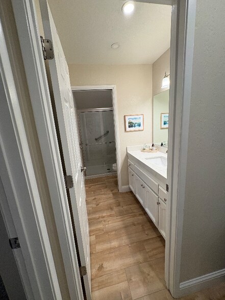 Building Photo - 984 San Miguel Rd