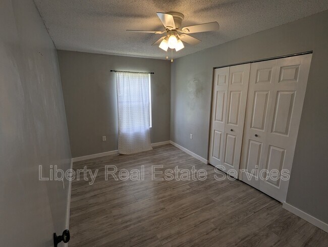 Building Photo - 600 Thornwood Way