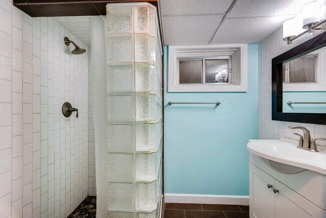 Building Photo - 1667 S Milwaukee St