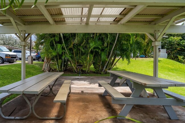 Building Photo - FULLY FURNISHED, 2/1.5 2nd floor condo in Keonekai Villages.