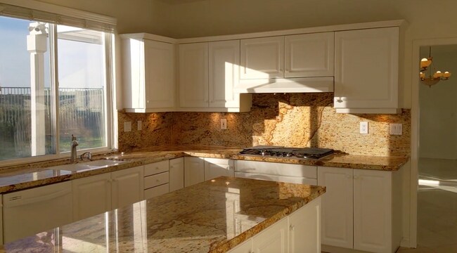 Building Photo - 31 Ledgewood Dr