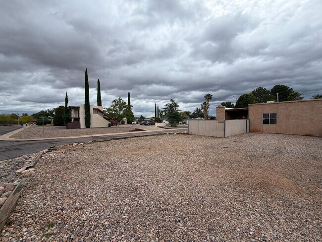 Building Photo - 1417 Plaza Merito