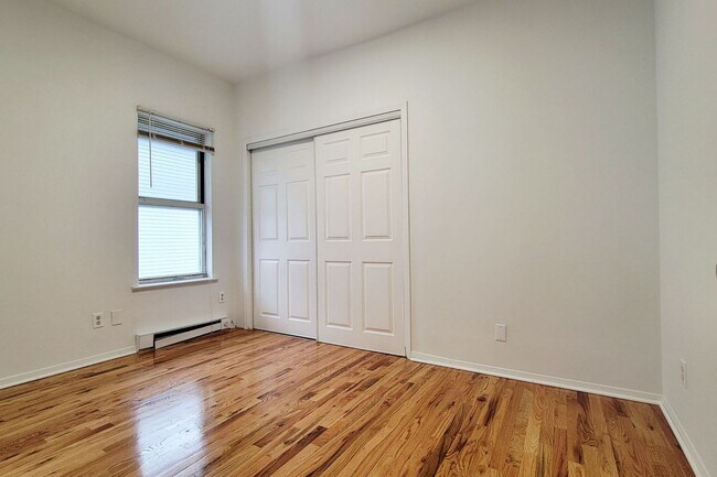Building Photo - 86 E Fort Lee Rd