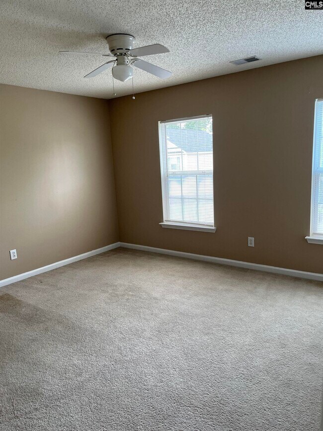 Building Photo - 361 Summer Bend Rd