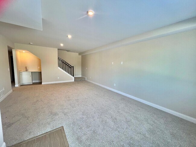 Building Photo - 8434 Concerto Ct
