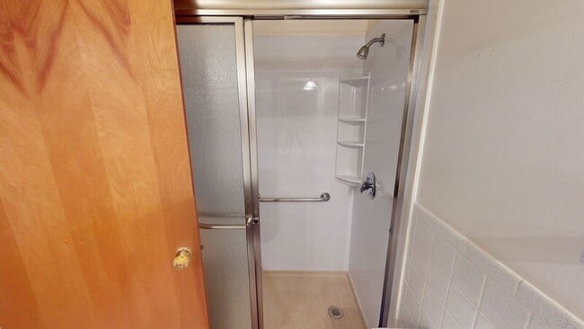 Building Photo - 539 E Rahn Rd