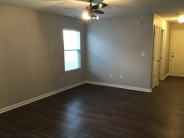 Building Photo - 784 Aerostar Court